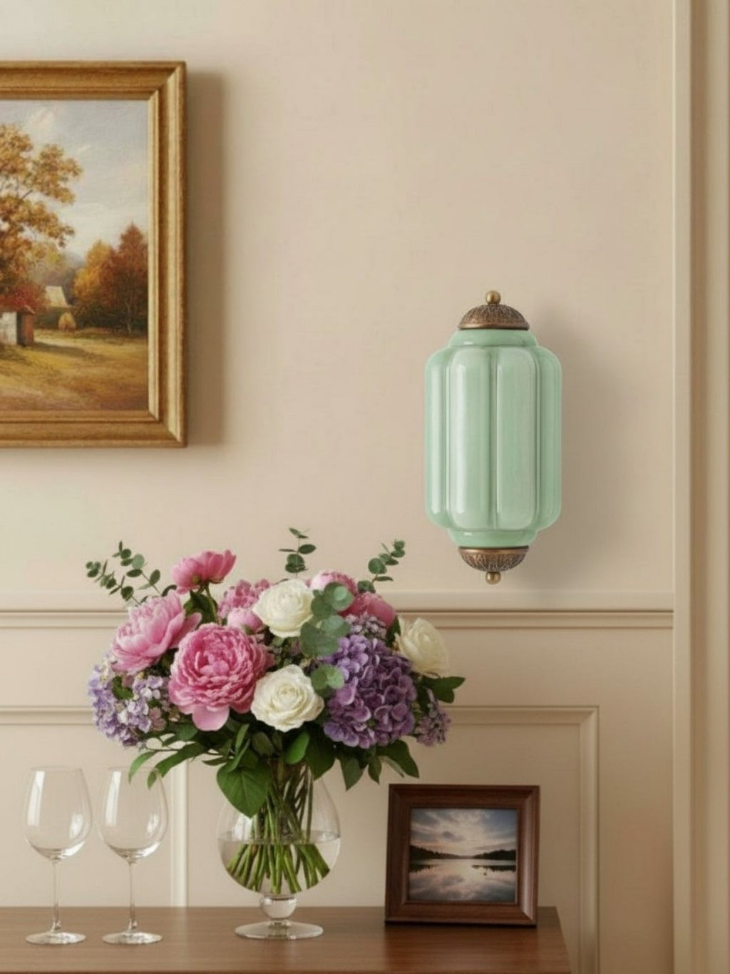 Eloise Vintage Wandleuchte aus Milchglas mit gewelltem Rand - Moderne Akzentbeleuchtung für Bad und Schlafzimmer