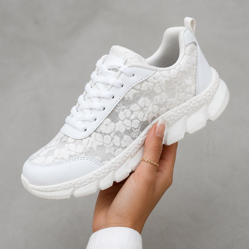 LunaStride – białe sneakersy na platformie z koronkową siateczką w kwiatowy wzór – Lamylie