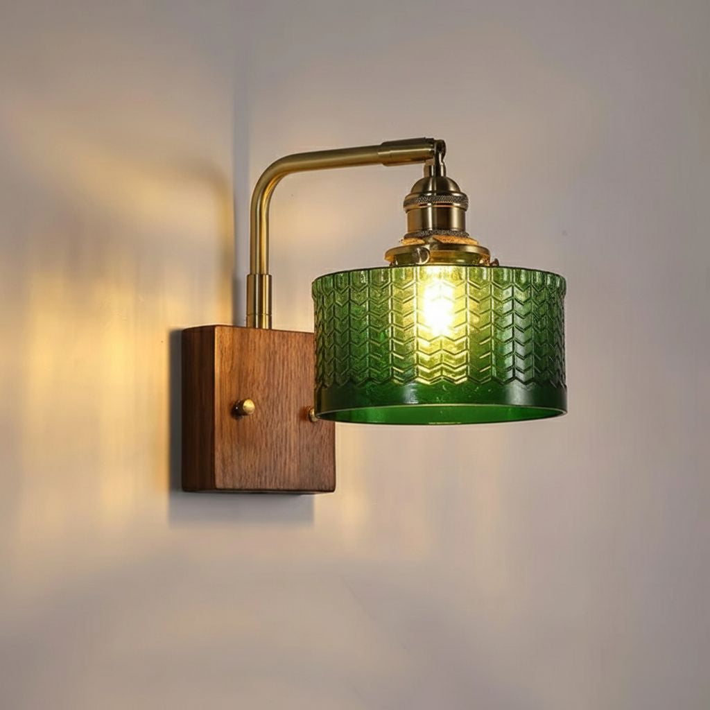Elegante groene wandlamp met houten voet en glazen kap | Uniek schubbenpatroon voor sfeervolle verlichting - Lamylie
