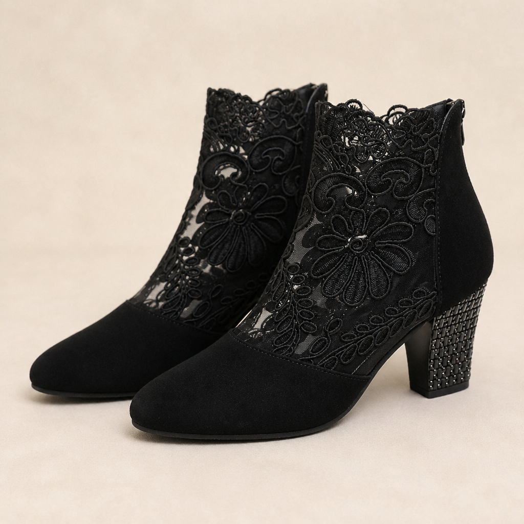 MystiLuxe – Bottines à talon carré en dentelle florale avec ornements en strass - Lamylie