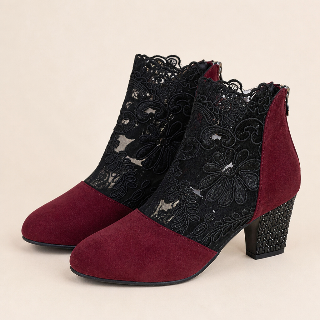 MystiLuxe – Bottines à talon carré en dentelle florale avec ornements en strass - Lamylie