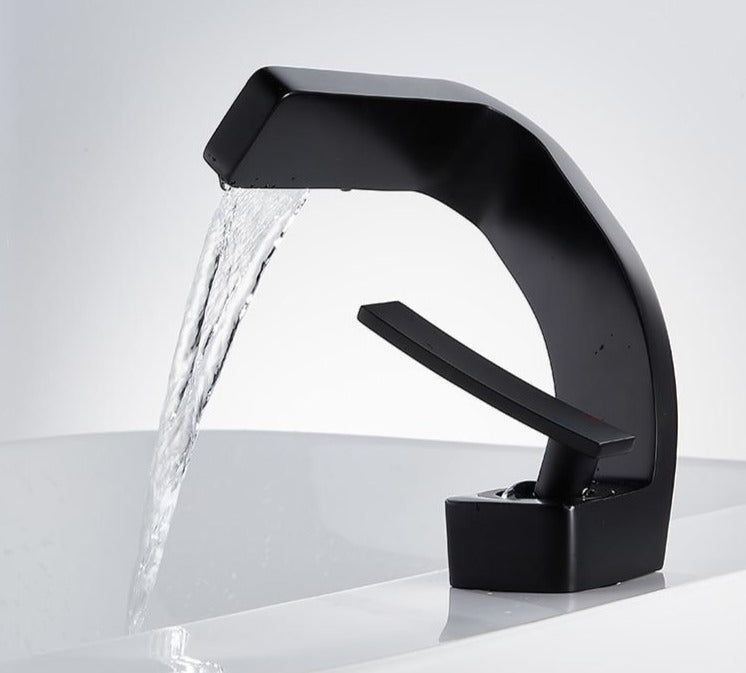 Moderner gebogener Wasserhahn für einfache Bedienung – stilvolles Design – Lamylie
